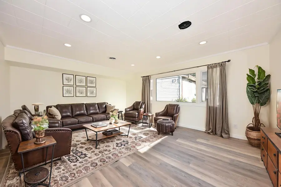 5721 W Thurston Ave, Milwaukee, WI 53218 - Image #3