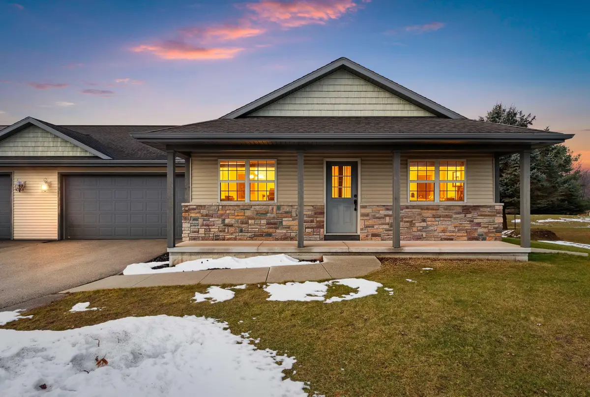 3006 S 19th St, Manitowoc, WI 54220 - Image #1