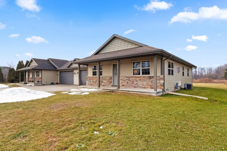 3006 S 19th St, Manitowoc, WI 54220 - Image #2