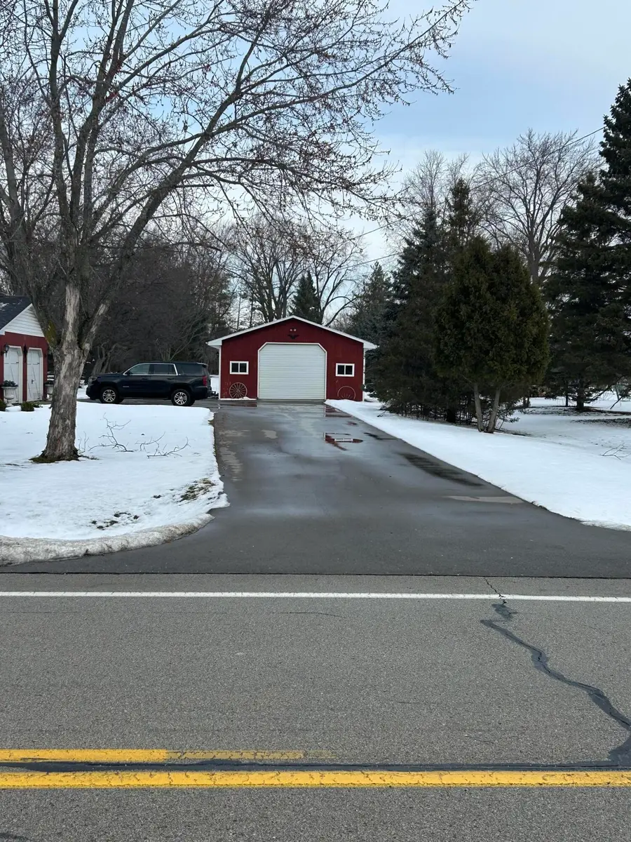 1330 Fernando Dr, Ashwaubenon, WI 54115 - Image #3