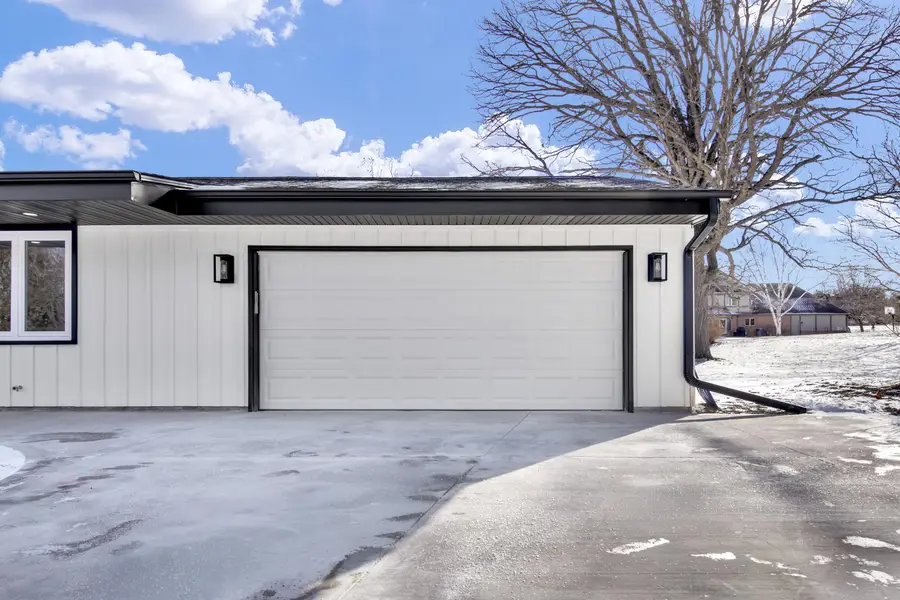 15225 Heather Hill Dr, Brookfield, WI 53005 - Image #3