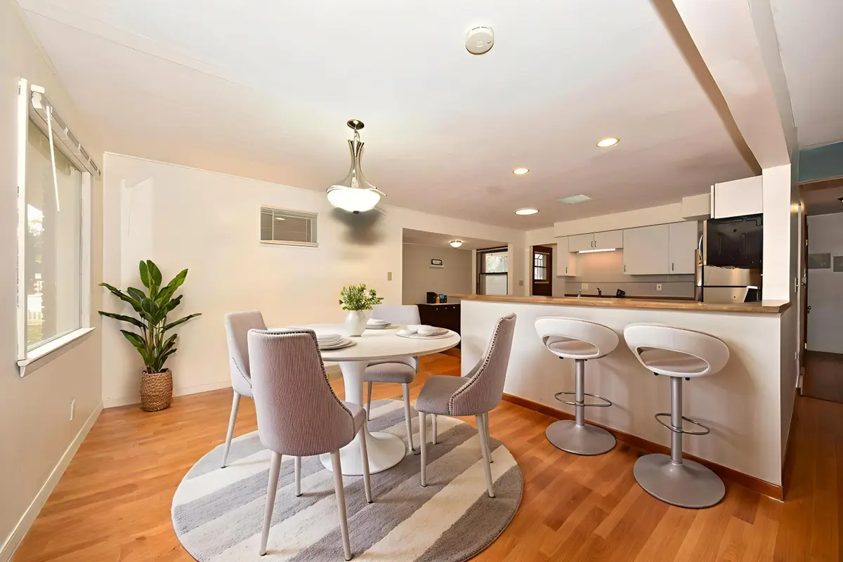 5607 N Argyle Ave, Glendale, WI 53209 - Image #1