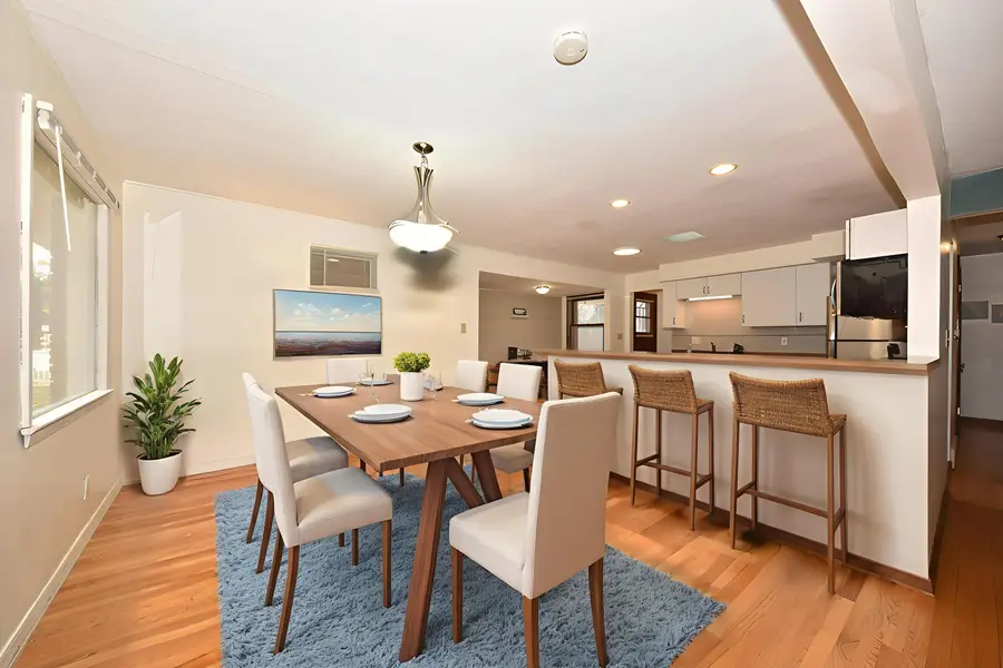 5607 N Argyle Ave, Glendale, WI 53209 - Image #2