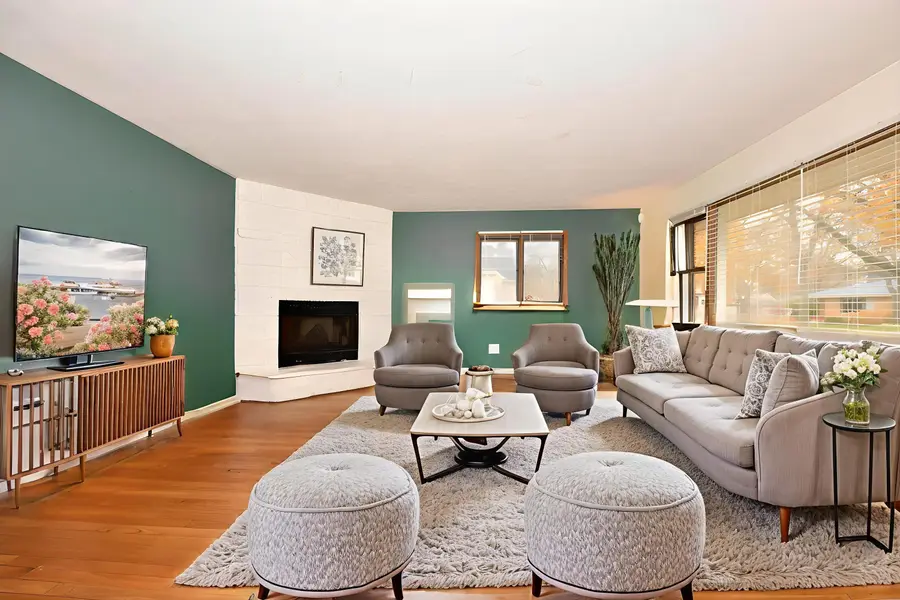 5607 N Argyle Ave, Glendale, WI 53209 - Image #3