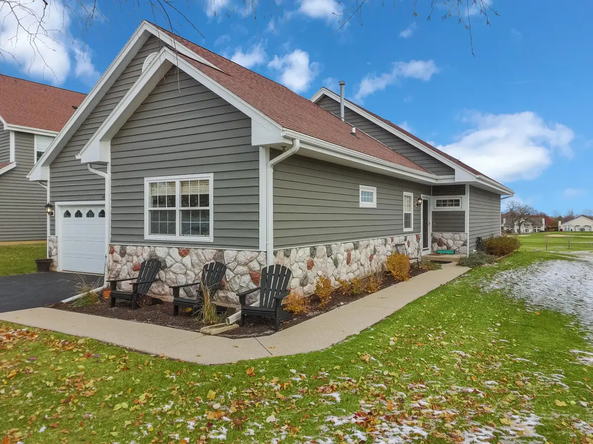 1825 Golfview Dr, Geneva, WI 53147 - Image #1