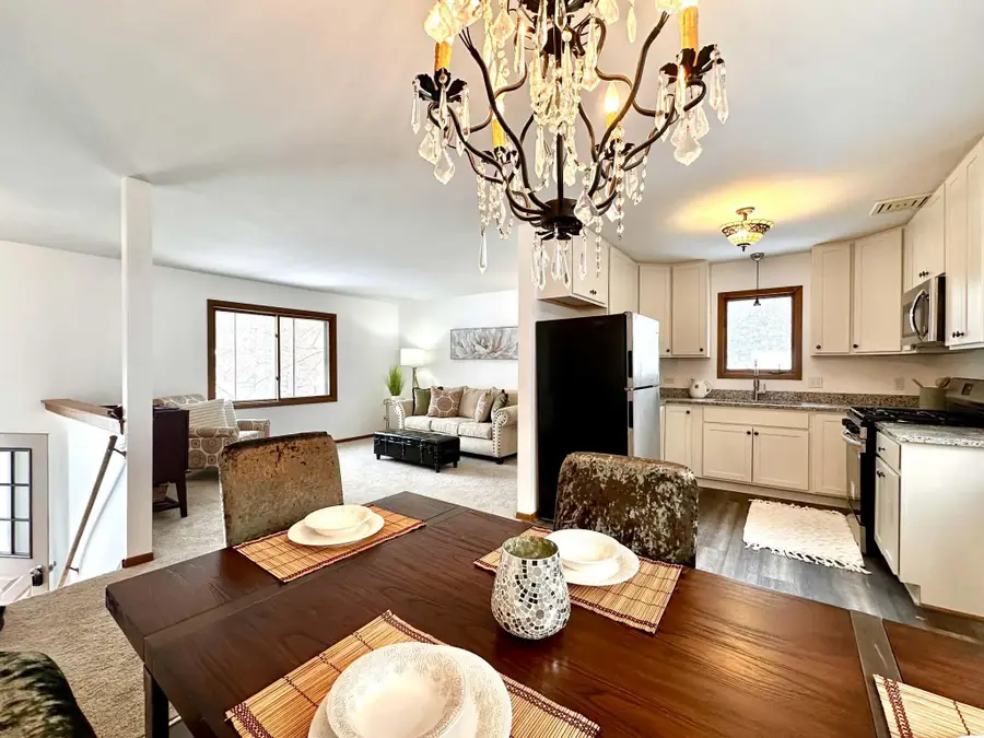 29933 Greenleaf Dr, Burlington, WI 53105 - Image #2