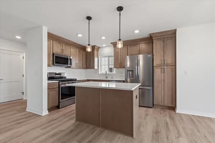 619 Belmont Dr, Watertown, WI 53094 - #2