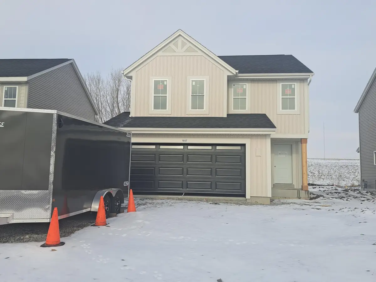 617 Belmont Dr, Watertown, WI 53094 - #1