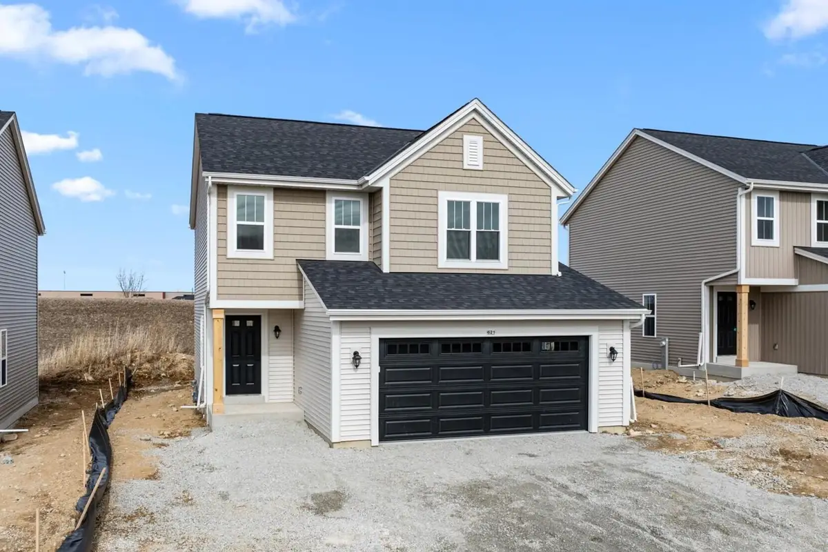 621 Belmont Dr, Watertown, WI 53094 - #1