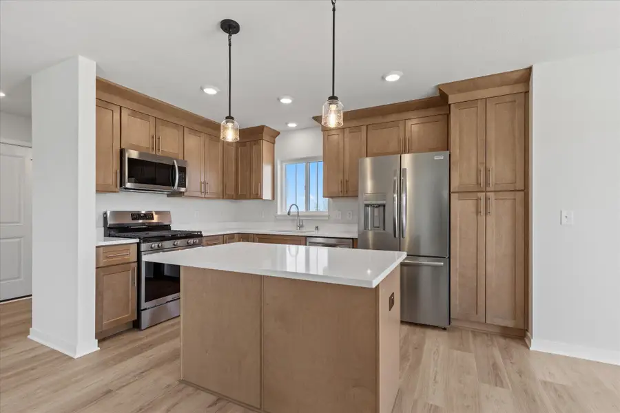 609 Belmont Dr, Watertown, WI 53094 - #2
