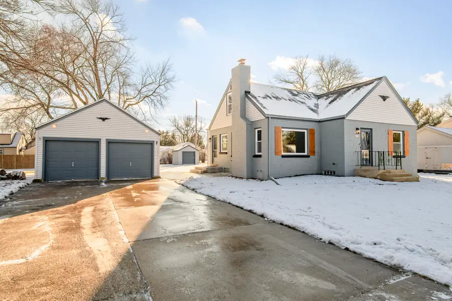 12509 W Park Ave, New Berlin, WI 53151 - Image #2