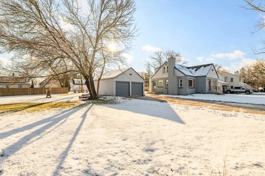 12509 W Park Ave, New Berlin, WI 53151 - Image #3