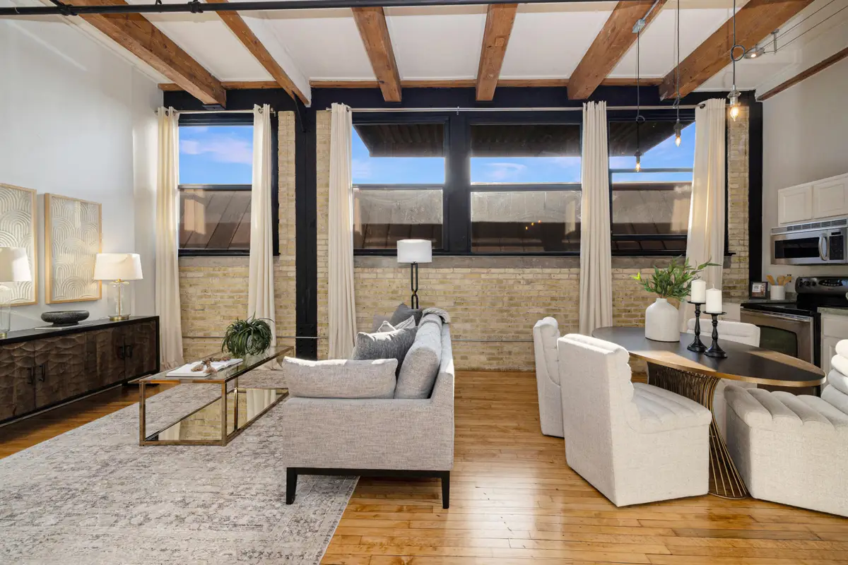 215 W Maple St, Milwaukee, WI 53204 - Image #1