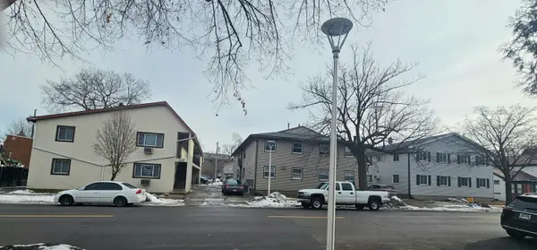 913 S 7th St, La Crosse, WI 54601