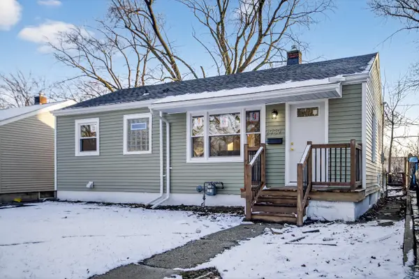 2939 W Carmen Ave, Milwaukee, WI 53209