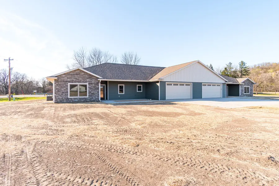 N1175 Breidel Coulee Rd, La Crosse, WI 54601 - Image #2