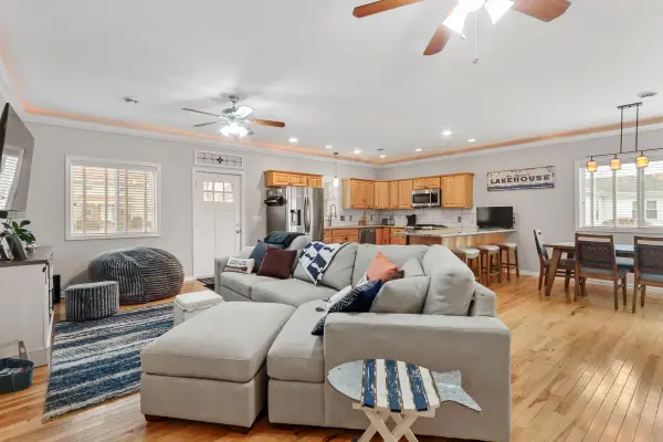 163 Fontana Ave, Fontana, WI 53125