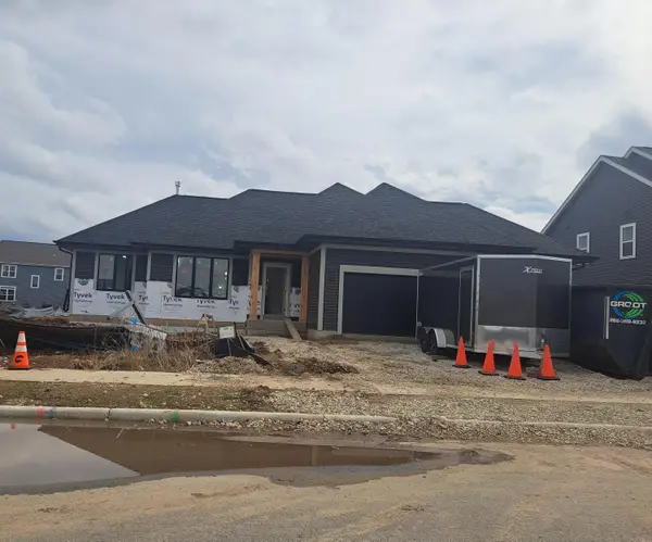 1283 Wild Rye Ln, Oconomowoc, WI 53066