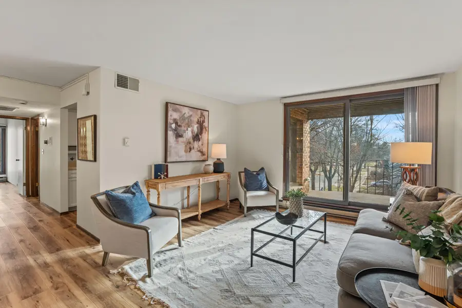 1818 E Shorewood Blvd, Shorewood, WI 53211 - Image #2