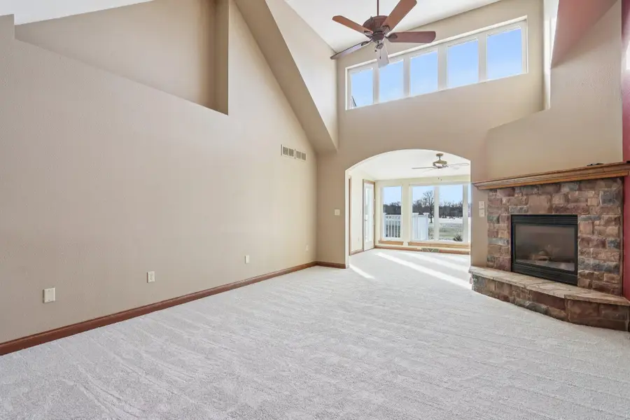 4041 S Fohr Dr, New Berlin, WI 53151 - Image #2