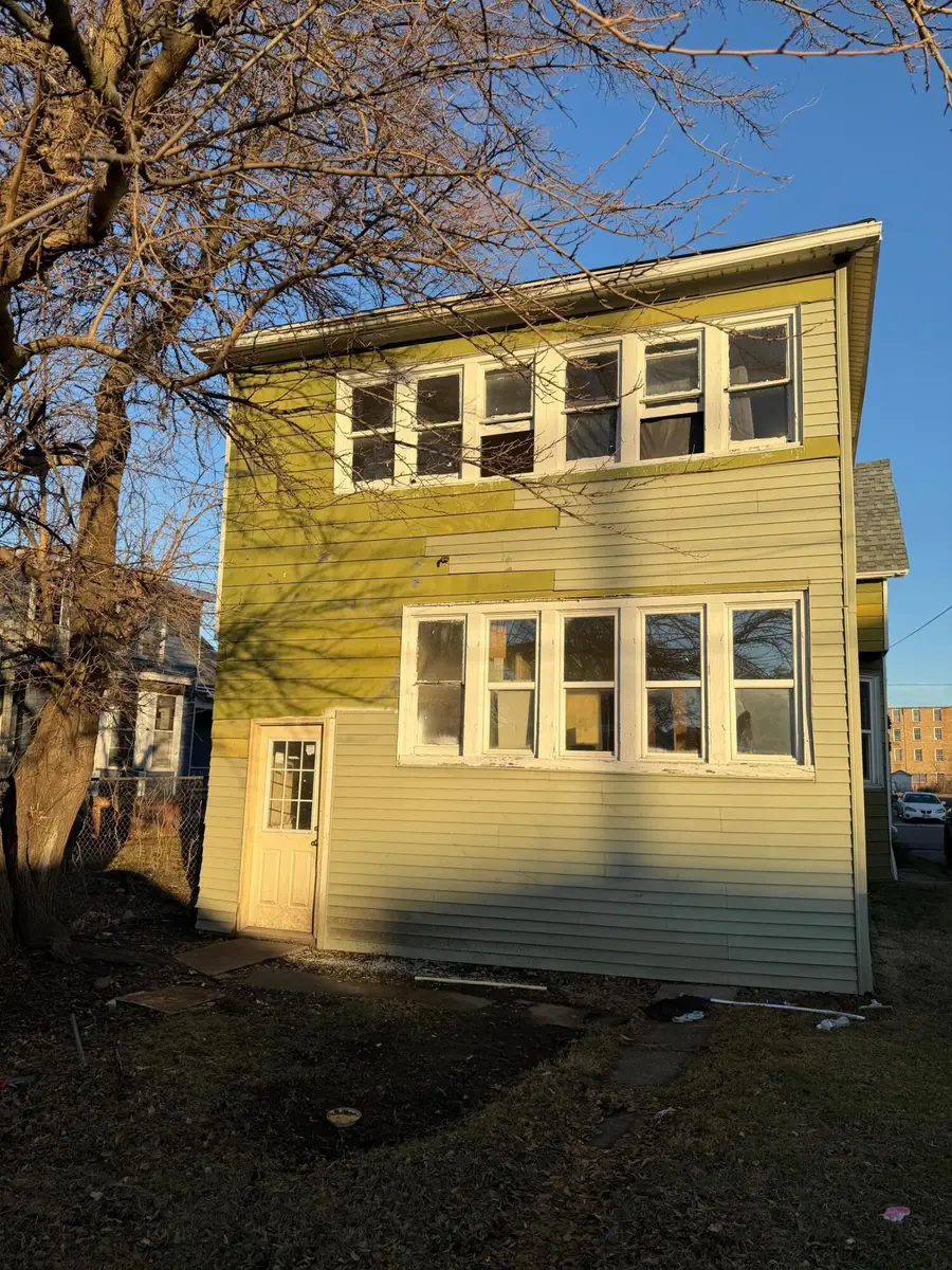 1636 S Memorial Dr, Racine, WI 53403 - Image #2