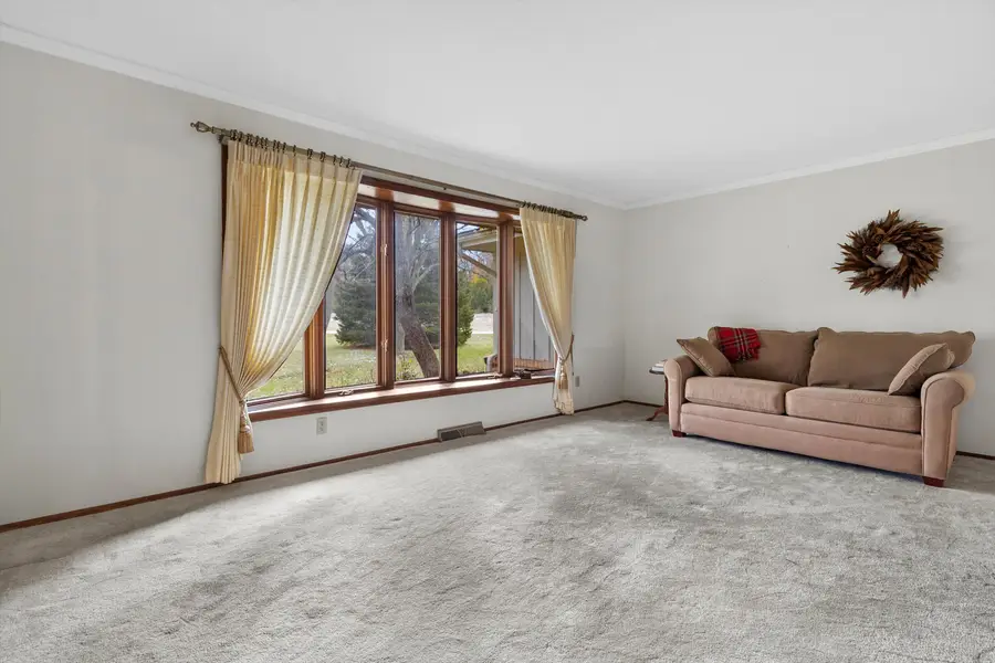 S42W34366 Griffith Ln, Ottawa, WI 53118 - Image #3