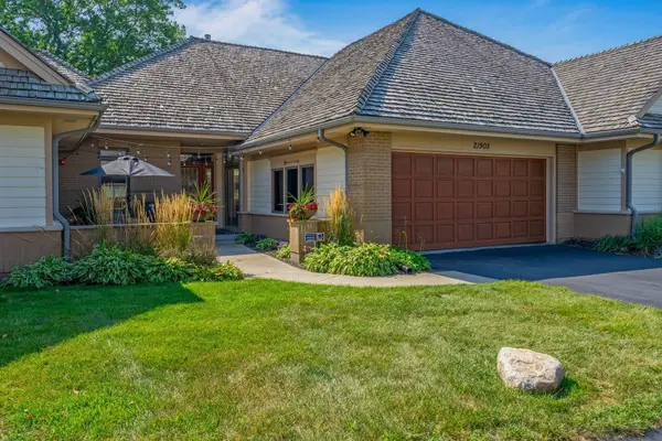 21905 W North Ave, Brookfield, WI 53045