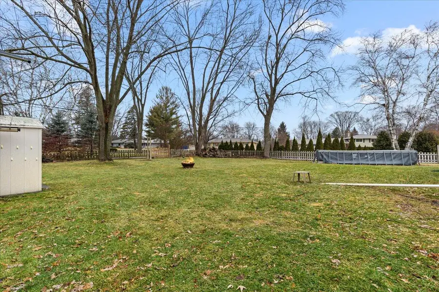 3465 Nassau Dr, Brookfield, WI 53045 - Image #2