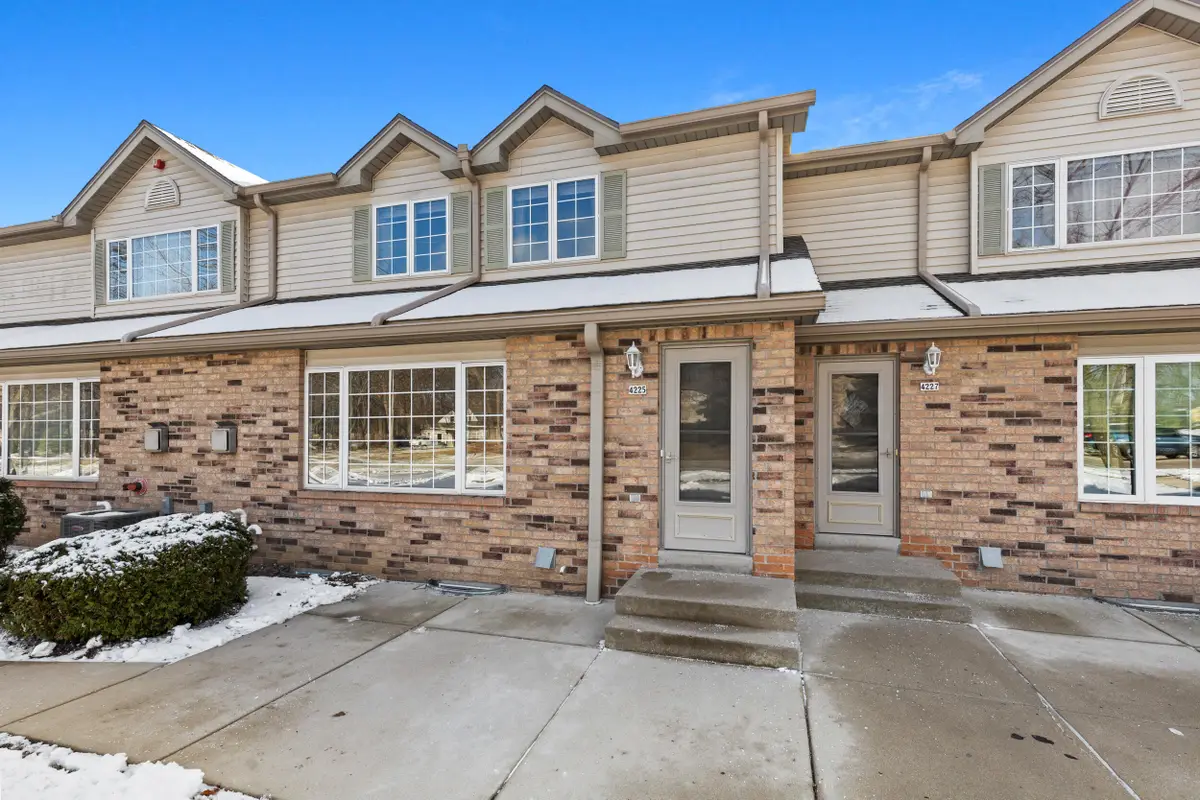 4225 W Grange Ave, Greenfield, WI 53221 - Image #1