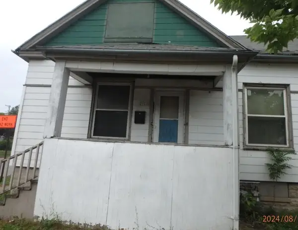 2901 N Mother Simpson Way, Milwaukee, WI 53206