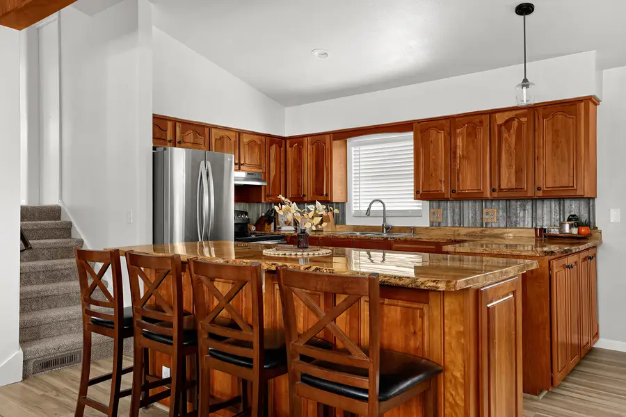 510 Madison St E, Caledonia, MN 55921 - #2