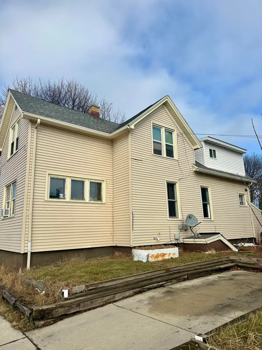 1945 N 15th St, Sheboygan, WI 53081 - Image #2