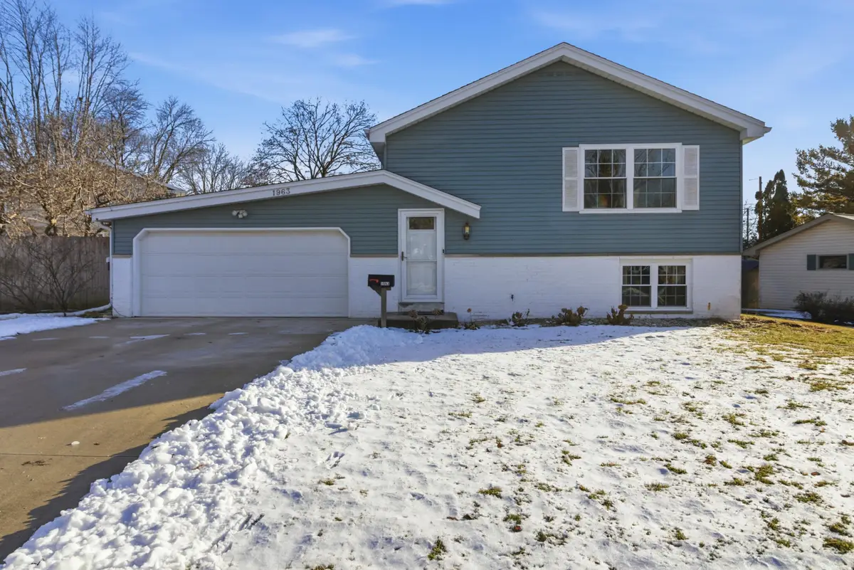1963 Cascade Dr, Waukesha, WI 53188 - Image #1