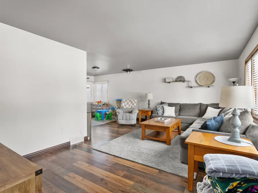 2440 Victoria Dr, Manitowoc Rapids, WI 54220 - Image #2