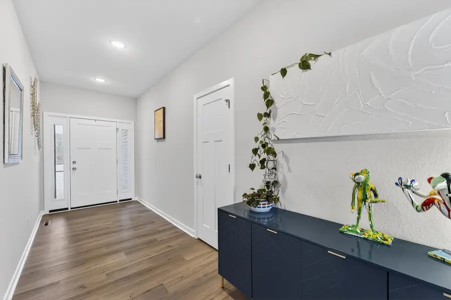 9594 S Sophia Ct, Franklin, WI 53132 - Image #2