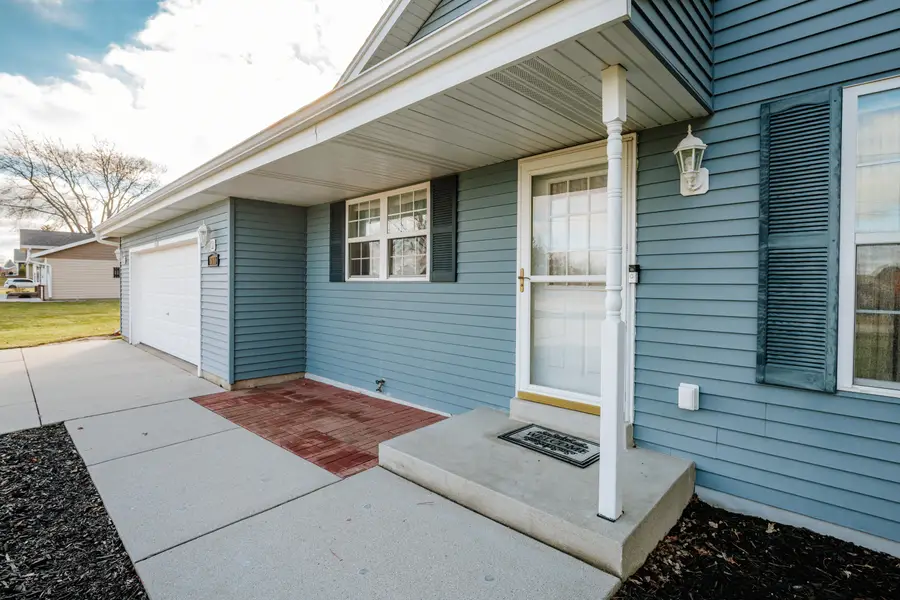 1711 Airport Dr, Hartford, WI 53027 - Image #2