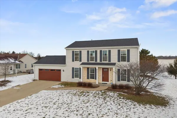 215 Maries Way, Random Lake, WI 53075