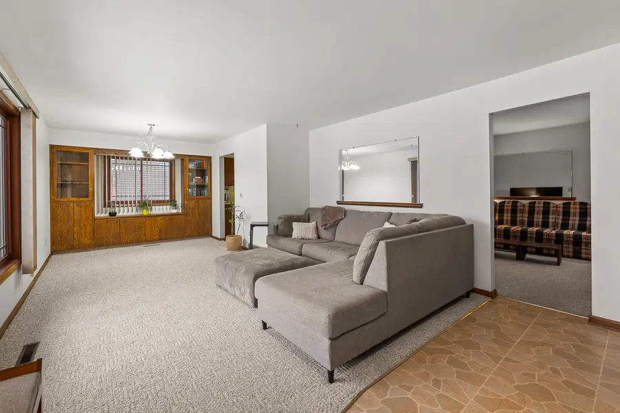 812 Lynn St, Horicon, WI 53032 - Image #2