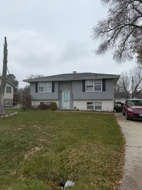 3018 Santa Fe Trl, Caledonia, WI 53404