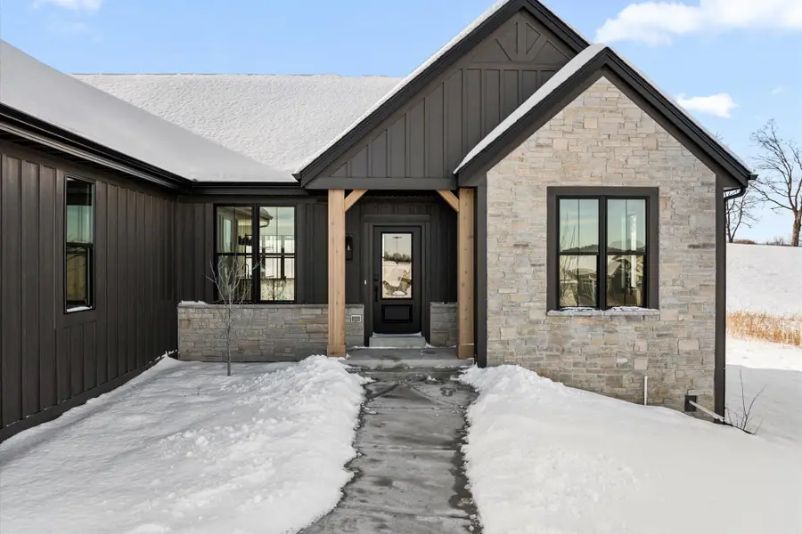 W209N5699 Turnberry Ln, Menomonee Falls, WI 53052 - #2