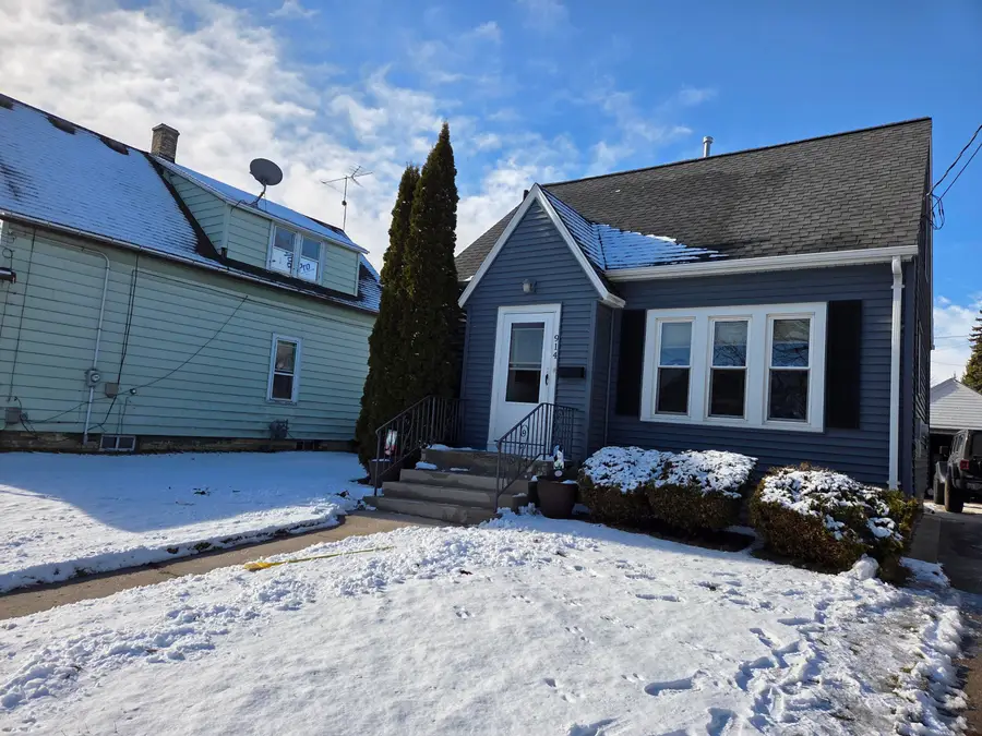 914 S 24th St, Manitowoc, WI 54220 - Image #3