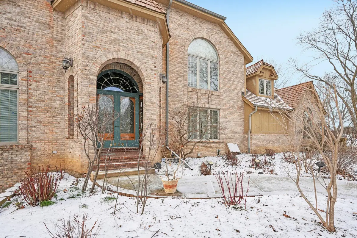 4555 Edington Ln, Brookfield, WI 53045 - Image #1