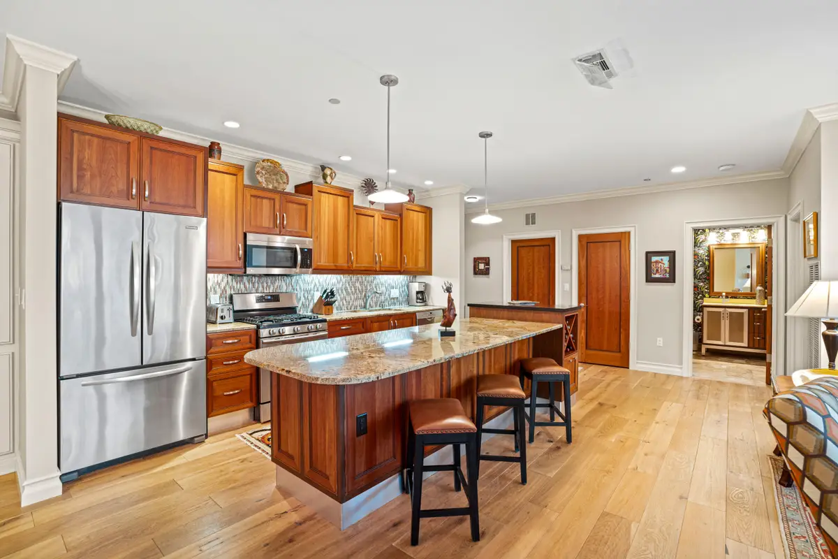 1522 N Prospect Ave, Milwaukee, WI 53202 - Image #1