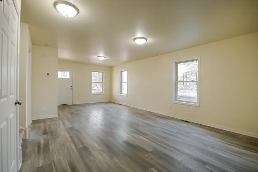 1644 S Memorial Dr, Racine, WI 53403 - Image #3