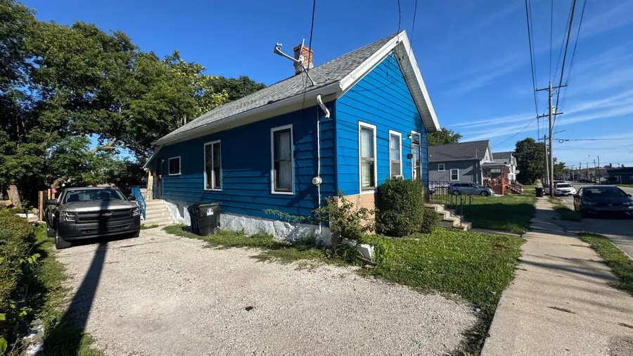 1332 S Memorial Dr, Racine, WI 53403 - Image #2