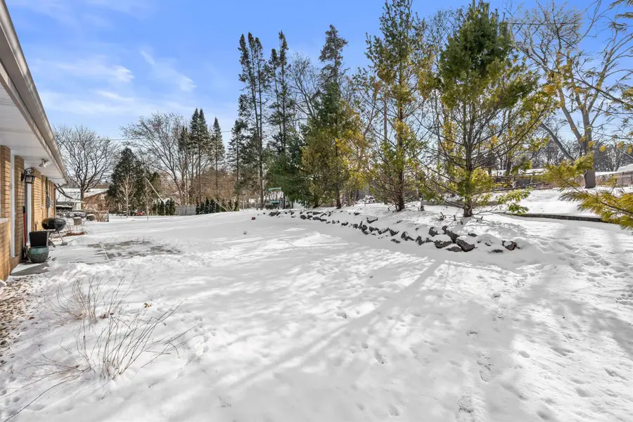 2621 S Seymour Pl, West Allis, WI 53227 - Image #3