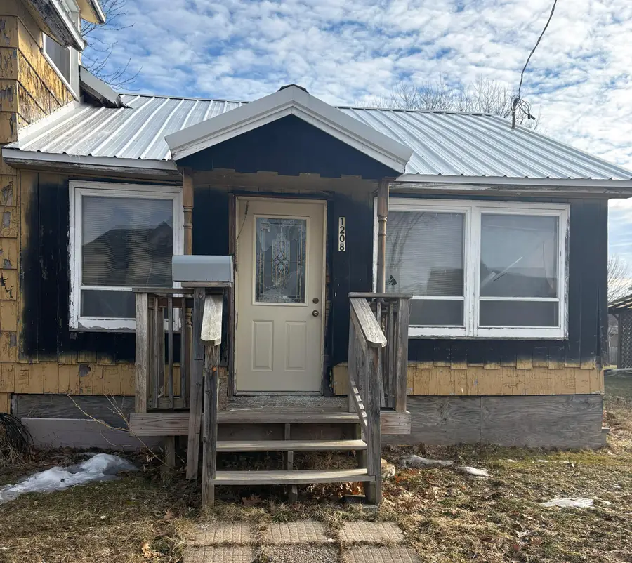 1208 Academy St, Elroy, WI 53929 - Image #2