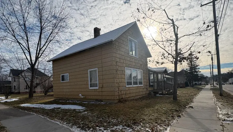 1208 Academy St, Elroy, WI 53929 - Image #3