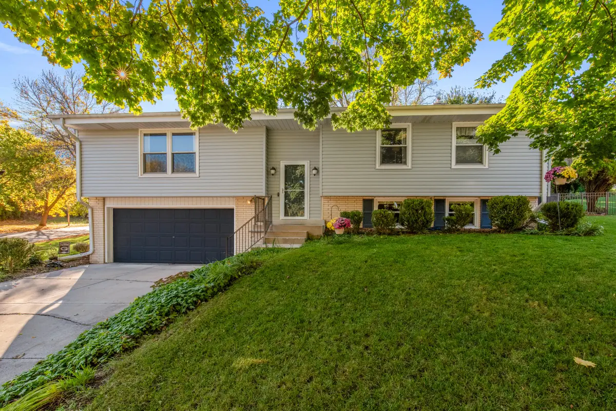 2212 Gatekeeper Ct, Waukesha, WI 53188 - Image #1