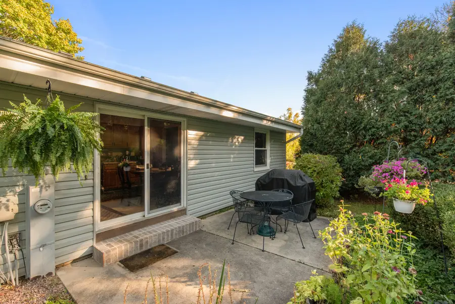 2212 Gatekeeper Ct, Waukesha, WI 53188 - Image #3